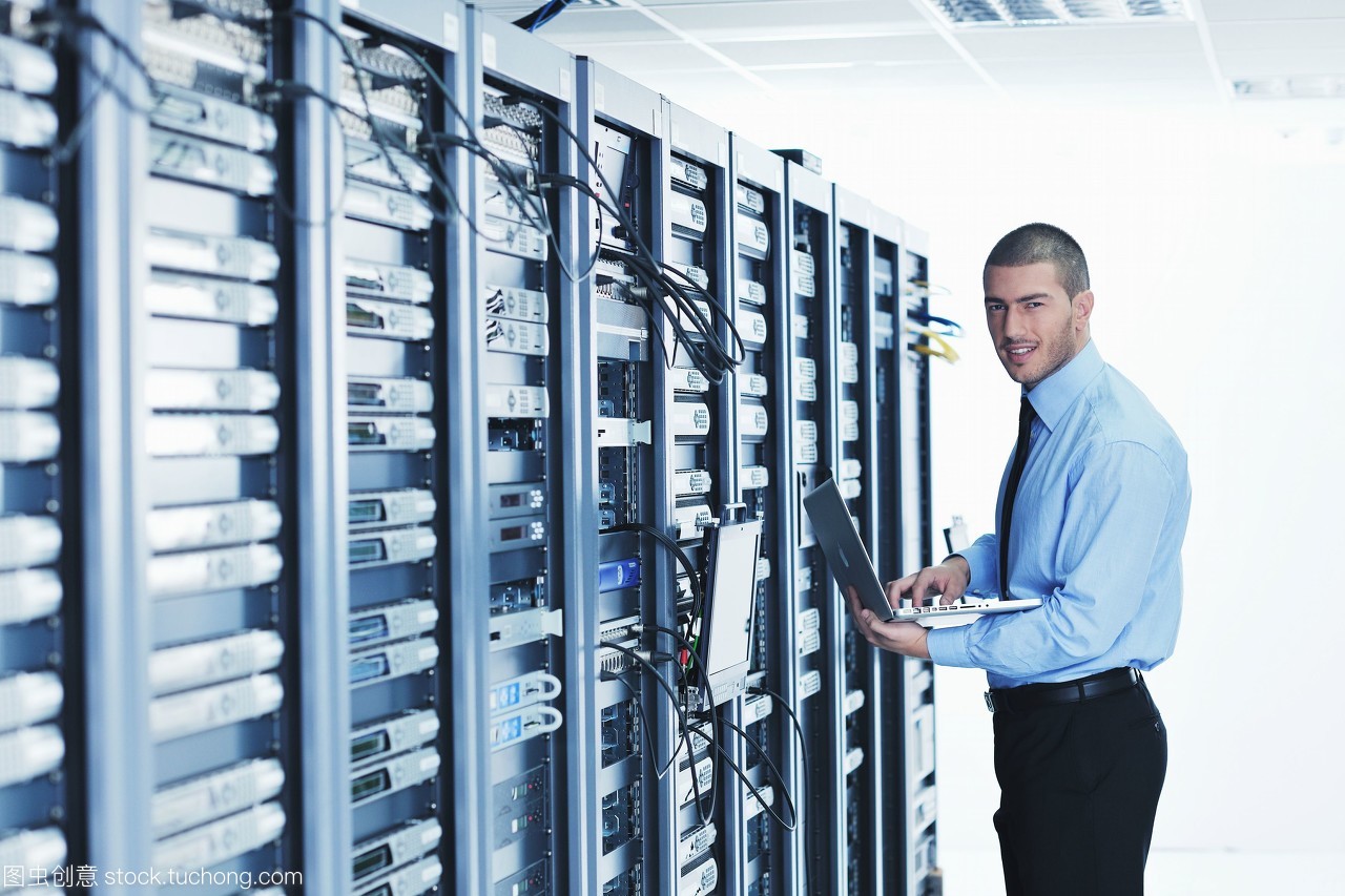 科技浪潮中的新工匠 當年輕工程師遇見服務器機房